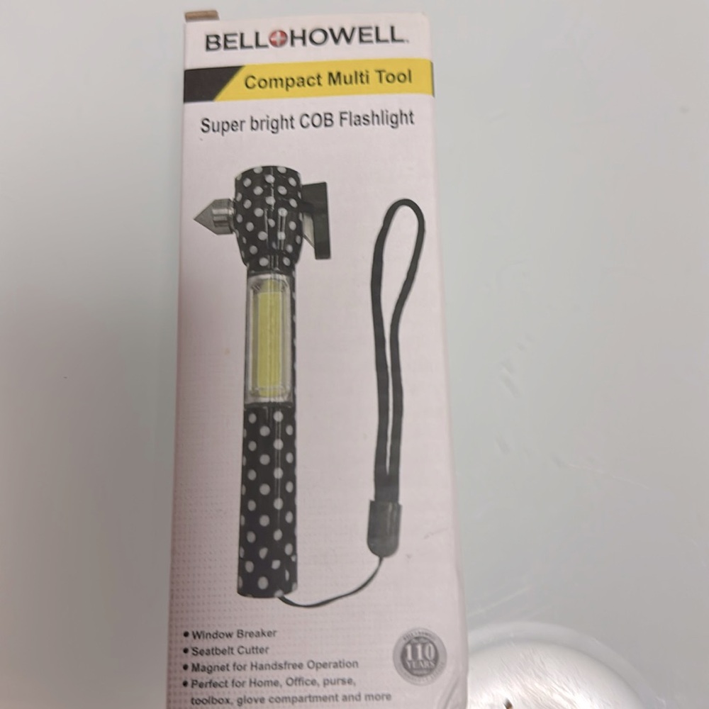 Compact Multi Tool Flashlight with Safety Features